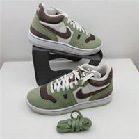 Nike Attack Mens UK 5.5/Womens UK 5 Unisex Trainer FN0648300 Oil Green/Ironstone