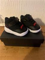 New Nike Jordan Max aura 4 Child Size C2