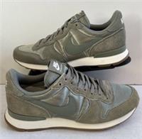 Nike Internationalist Trainers Green White Gum Womens Size UK 6.5 828407-015