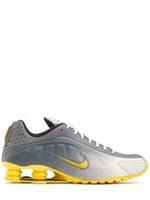 Nike Shox R4 Shoes Trainers in Vast Grey and Bright Citron Shoes