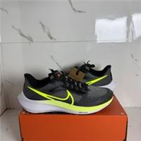 Nike Air Zoom Pegasus 39 NN (GS) Black Volt Running Trainers Size UK 6