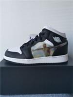 NIKE AIR JORDAN 1 MID (GS) ,,HOLOGRAM'' SIZE UK 5 EUR 38 (DR9495 001)