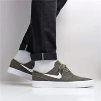 NIKE SB ZOOM JANOSKI CANVAS RM SIZE 4 EUR 36.5 (AR7718 201) MEDIUM OLIVE/ WHITE