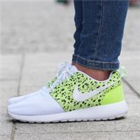 WOMENS NIKE ROSHE ONE PRM SIZE 5.5 EUR 39 (833928 100) WHITE / GHOST GREEN