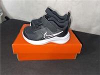 toddler nike downshifter 11 (TDV). new boxed size UK 4.5 infant