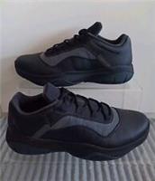 NIKE AIR JORDAN 11 CMFT LOW SIZE UK 9.5 EUR 44.5 (CW0784 003) BLACK / ANTHRACITE