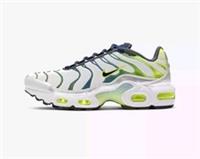 NIKE AIR MAX PLUS (GS) YOUTH SIZE UK 6 EUR 39 (CD0609 101)WHITE/ BLACK/ GREEN