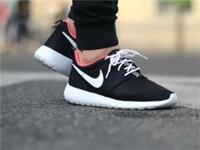 Nike Rosherun GS UK 13.5 - 599729 005