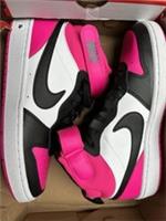 Nike Court borough Mid 2