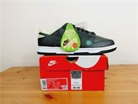 Nike Dunk Low LX "Avocado" Size Uk7/EU41