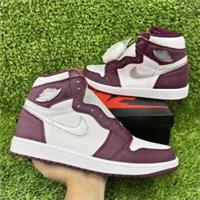 NIKE AIR JORDAN 1 RETRO HIGH OG BORDEAUX TRAINERS SIZE UK 8.5 555081-611