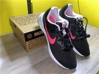 Nike Revolution 6 Black Size UK 5 (GS) / Brand New / Next Day Delivery ?