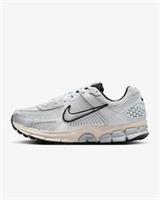 Nike Zoom Vomero 5 Women's Trainers in Platinum Size 4.5