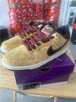 Nike SB Dunk Low City of Cinema Sneakers UK 7 Gold Red White New In Box