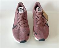 Nike Trainers Go 3 Flyknit (size 12.5) Women's Workout Shoes