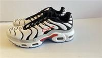 Nike Juniors Air Max Plus TN Shoes Unisex Size UK 6 - CD0609-109 NEW