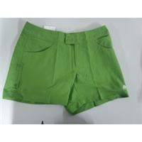 Nike ACG Active Shorts Green Size 6 - 6 Regular