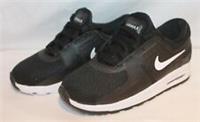 KIDS NIKE AIR MAX ZERO ESSENTIAL BLACK WHITE TRAINER 881227-002