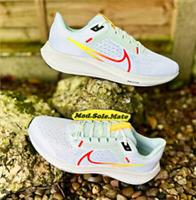 Wmns Nike Air Zoom Pegasus 40 White/Orange Running DV3854 102 UK9.5 EUR44.5 US12