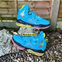 Nike LeBron 19 XIX "CHRISTMAS" DC9338 400 UK8.5 US9.5 EUR43 LBJ Basketball Zoom