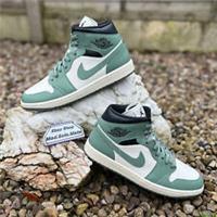Wmns Nike Air Jordan 1 Mid Jade Smoke BQ6472 130 UK8.5 UK9.5 EUR43 EUR44.5 AJ1