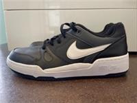 Nike Full Force Low Trainers Black/White Sneakers UK 9 - Brand New