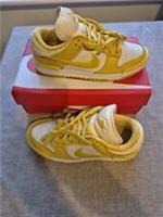 NIKE Dunk Low Twist Women's Coconut Milk/vivid Sulfur SIZE 4 Trainers New