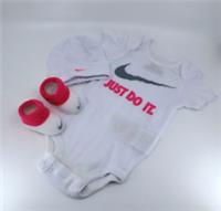 Nike 3 Piece Infant Set 0-6 Months White Pink Grey HA4376-101