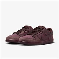 NIKE SB Dunk Low Premium - Red Burgundy Crush ££