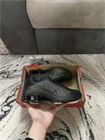 Nike Shox R4 GS Triple Black Trainers Shoes BNIB Size 6uk CW2626-003