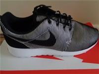 Nike Roshe One Prem Plus trainers shoes 807611 100 uk 7.5 eu 42 us 8.5 NEW+BOX