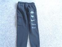 Nike Children's jogging pants Size Small Standard fit 128/137 cm NEW+TAG