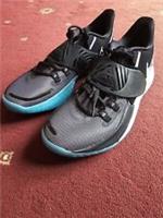Nike Kyrie Low 3 Moon Glow in the Dark Mens UK 8.5 Trainer Sneakers - EX DISPLAY