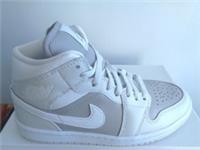 Nike Air Jordan 1 Mid trainers shoes BQ6472 008 uk 5 eu 38.5 us 7.5 NEW+BOX