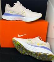 Nike Flyknit React Womens Trainers Size UK 6