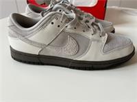 NIKE DUNK LOW TRAINERS. PHANTOM/IRON ORE - IRONSTONE. BNIB. UK 9.