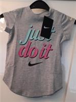 New Nike Girls Grey 'Just Do It' Glitter Text T-Shirt Age 3-4 Years