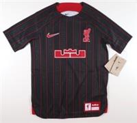 NIKE LEBRON LIVERPOOL FC STADIUM FOOTBALL SHIRT TOP FD0628-068 BOYS GIRLS XS