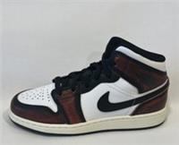Nike Air Jordan 1 Mid SE (GS) Size 4 (uk) BNIB