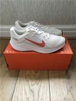 Mens Nike Quest 5 Trainers UK Size 6 / EUR 39