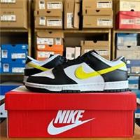UK 5.5 - Nike Dunk Low - Black/Opti Yellow