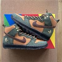 UK 6.5 - Nike x Pass~Port SB Dunk High QS - Workboot Green