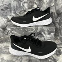 Nike Revolution 5 Ladies Black trainers Size UK 4.5 EU 38 /boxsw3