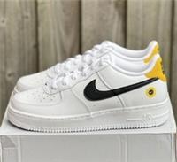 Nike Air Force 1 (GS) Youth Trainers Size UK 6 EU 40 (DM0983 100)