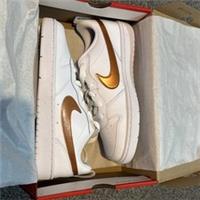 Nike Court Borough Low 2 SE, White/Metallic Copper/Vivid Purple, Size Uk 5.5