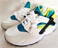 Nike Air Huarache Run White Volt Bright Spruce Boys Junior Size Uk 4(labled Uk5)