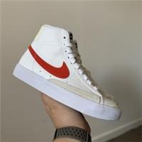 Blazer Mid '77 Junior Trainers White Picante Red Coconut Milk White - Size UK 4
