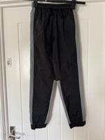 New Nike Boys Black/Grey Tracksuit Bottoms, UK Size Small (128-137CM)