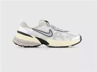 Nike V2K Run Trainers Summit White Metallic Silver Uk 6 EU 40 RRP £110 T8