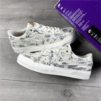 Nike SB Zoom Pogo Plus Premium Canvas City of Style Pack' - Size UK 8 / EU 42.5